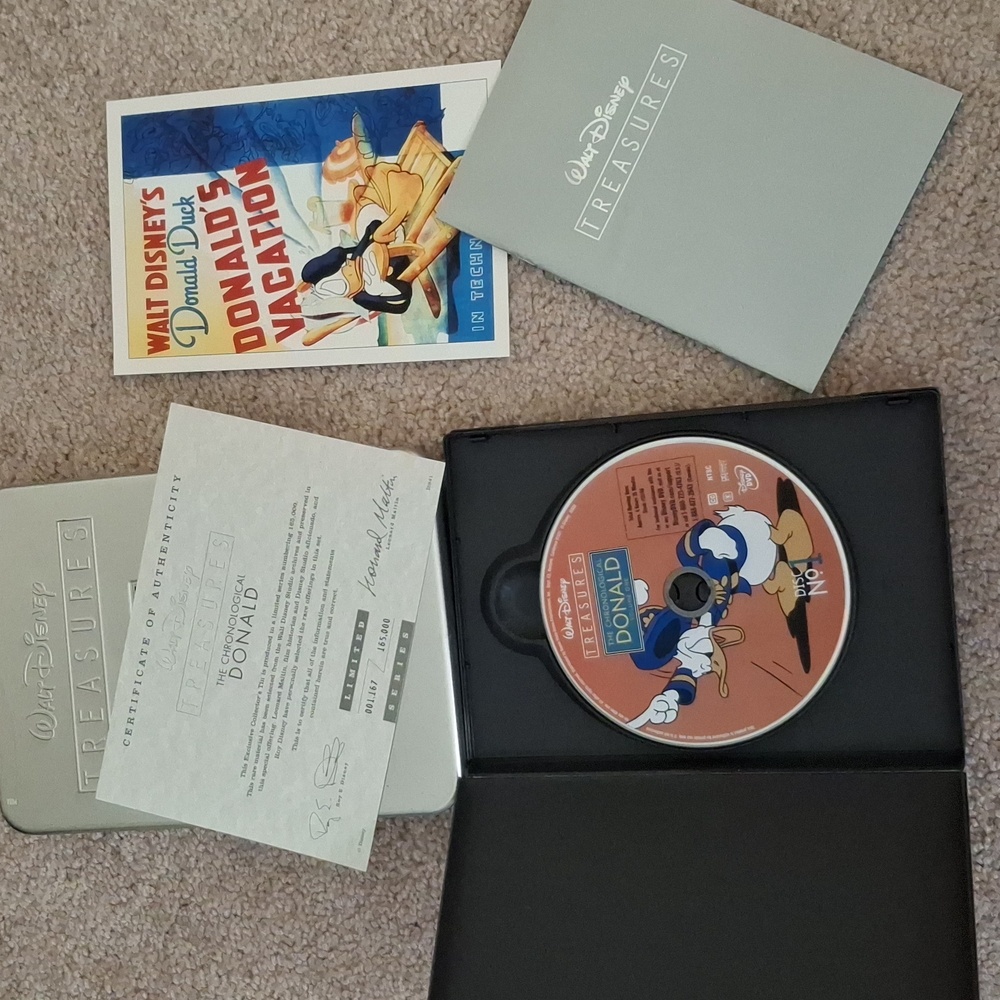 Disney Treasures Collection - Picture 3 of 9